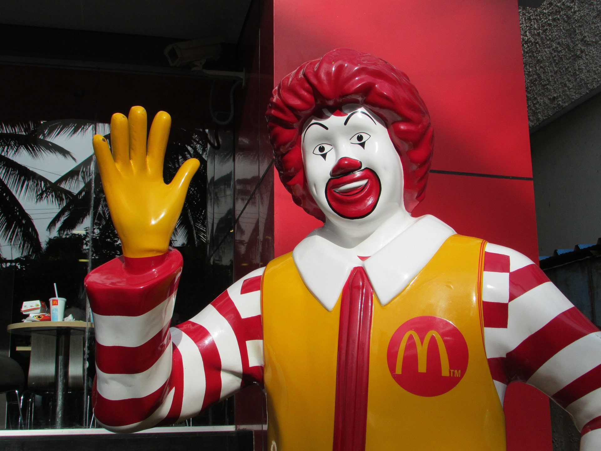 How McDonald’s Used Anchoring and the Decoy Effect to Increase Spend